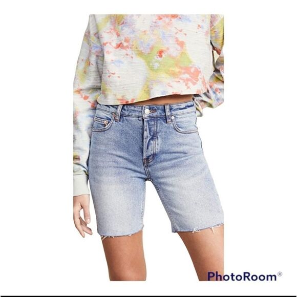 We The Free Raw Hem Avery Bermuda Denim Shorts size 26 - Picture 1 of 8